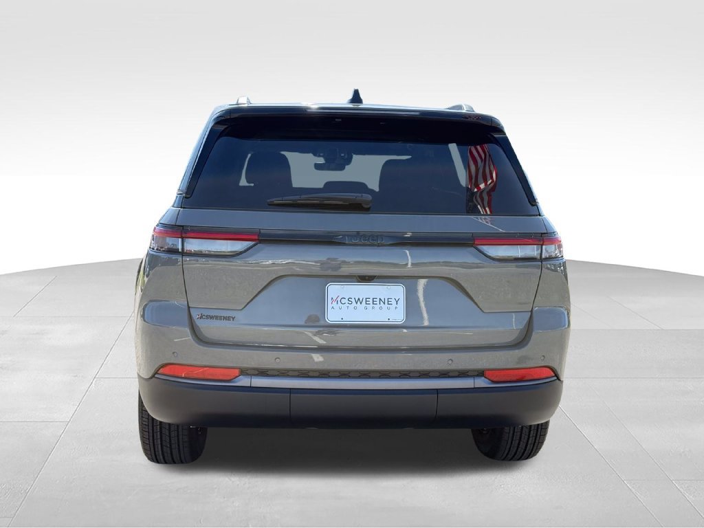 New 2027 Jeep Grand Cherokee Altitude RWD image 26