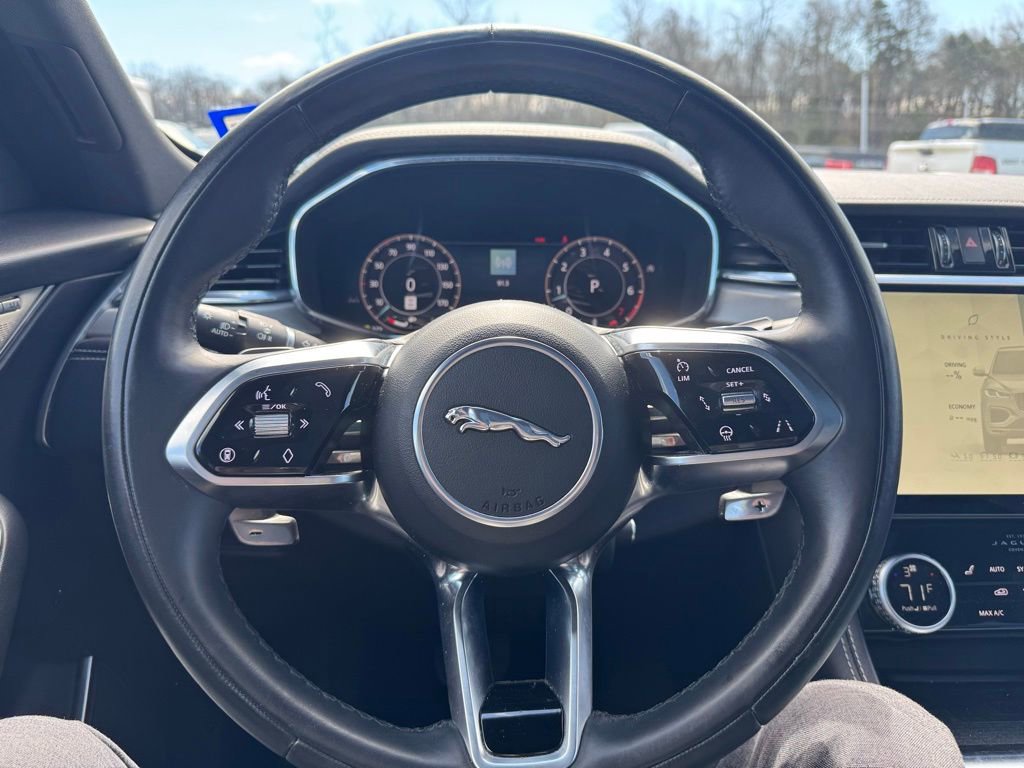 Used 2025 Jaguar F-PACE R-Dynamic S image 10
