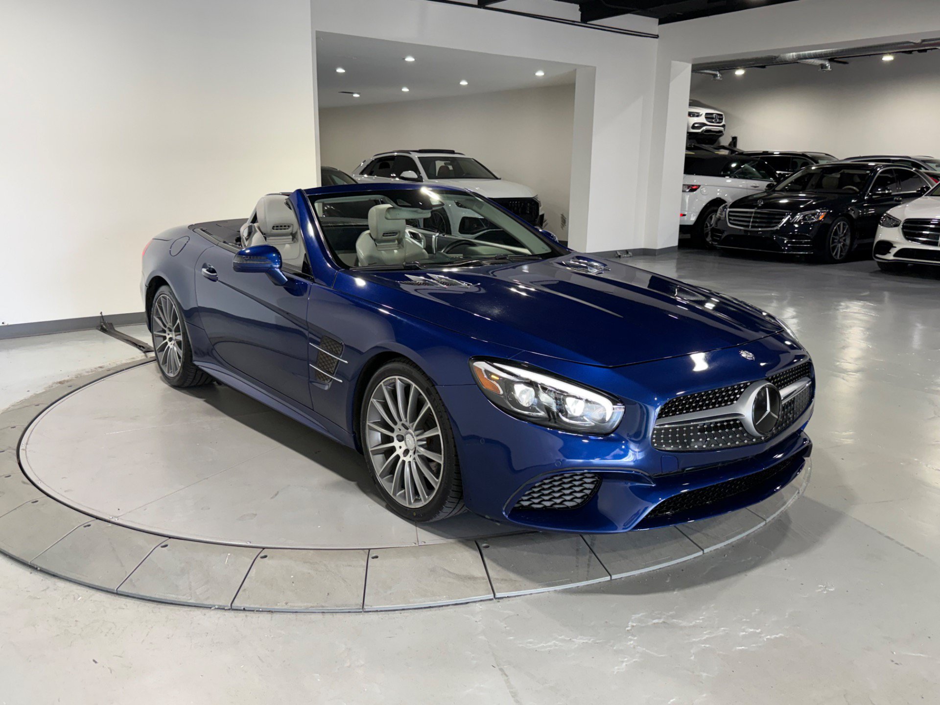 Used 2017 Mercedes-Benz SL 450 image 6