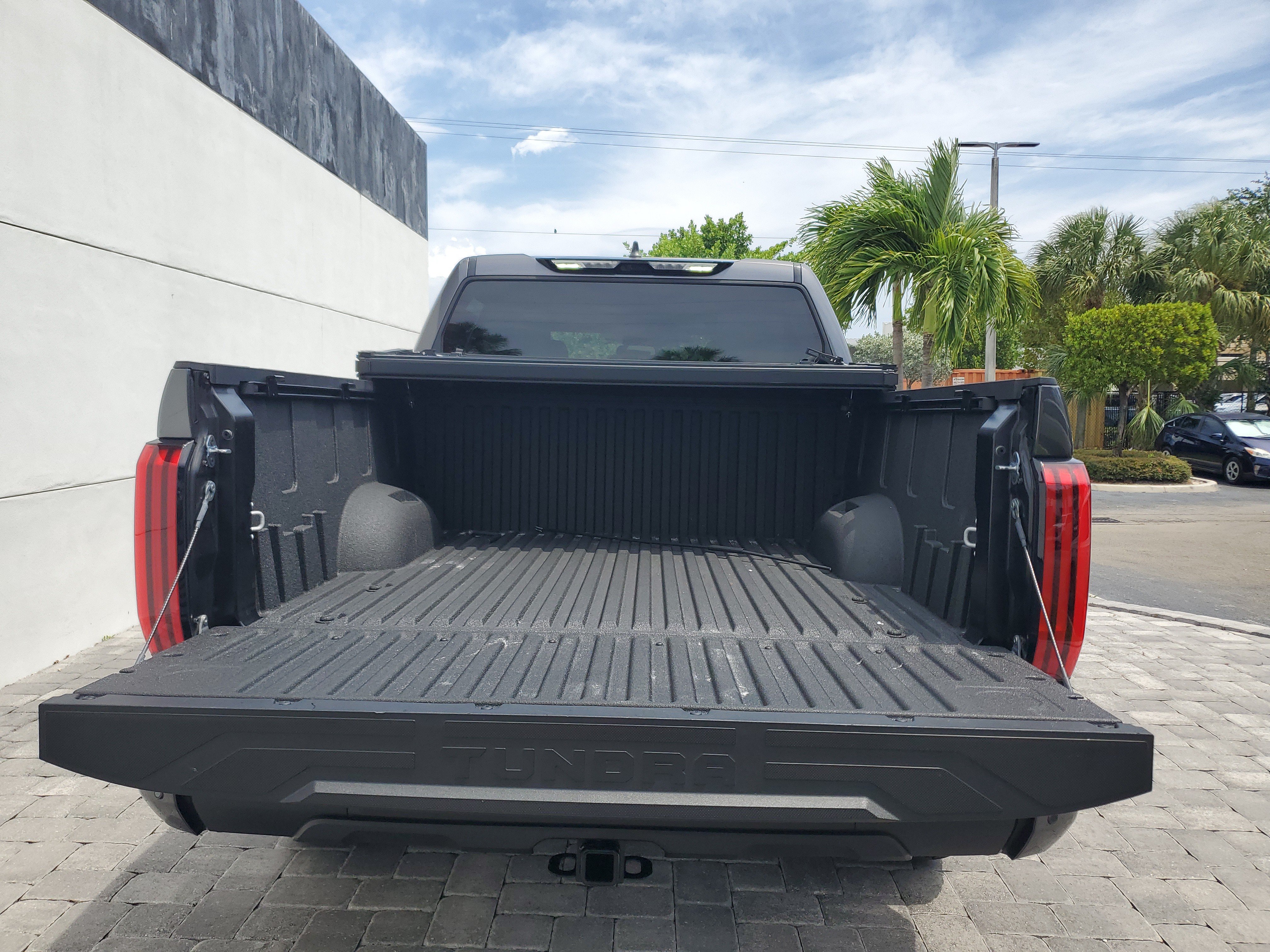 Used 2025 Toyota Tundra SR5 w/ SR5 Convenience Package AWD/4WD image 7
