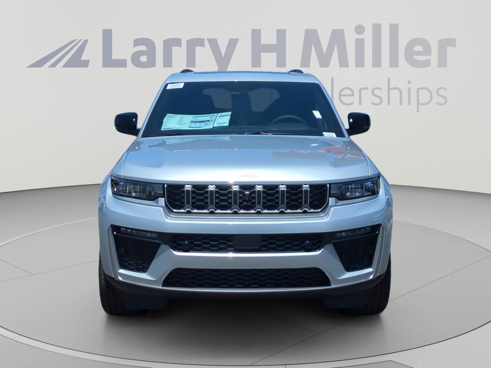 New 2026 Jeep Grand Cherokee Limited w/ Luxury Tech Group II RWD image 8