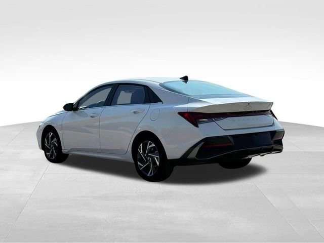 New 2025 Hyundai Elantra Limited image 5