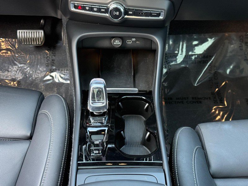 Used 2024 Volvo XC40 B5 Ultimate w/ Protection Package Premier AWD/4WD image 15