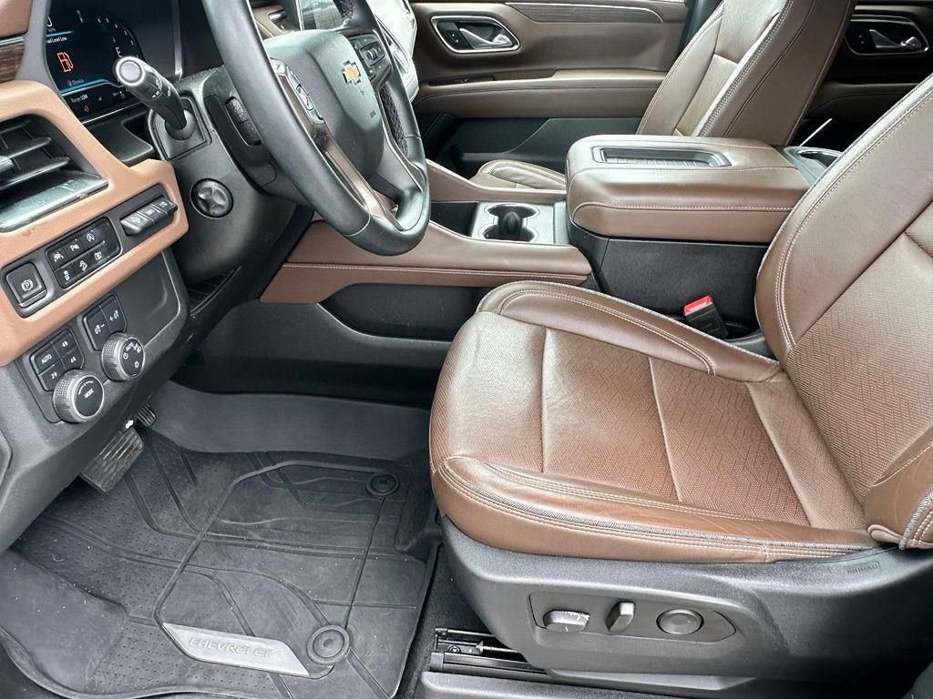 Used 2023 Chevrolet Tahoe High Country AWD/4WD image 6