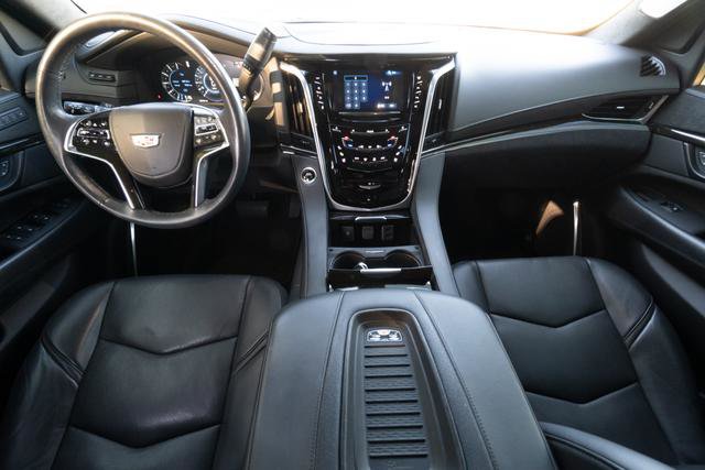 Used 2020 Cadillac Escalade Platinum image 13