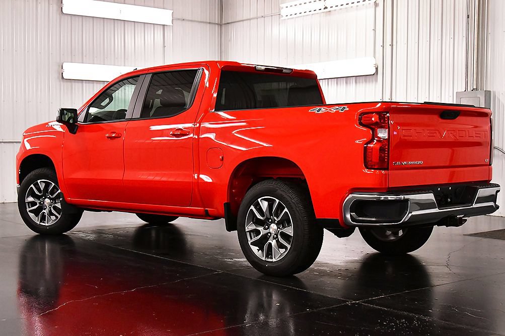 Used 2025 Chevrolet Silverado 1500 LT AWD/4WD image 5