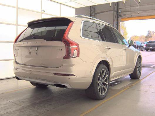 Used 2017 Volvo XC90 T6 Momentum w/ Vision Package image 2