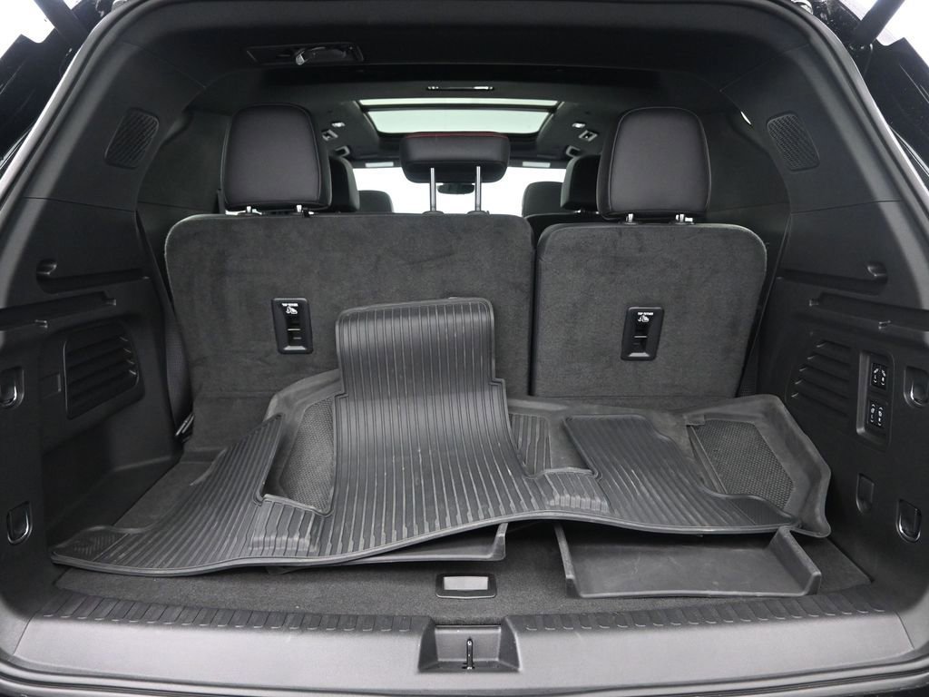 Used 2024 Chevrolet Traverse RS w/ LPO, Floor Liner Package image 32