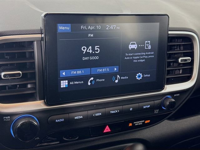 Used 2025 Hyundai Venue SEL image 14