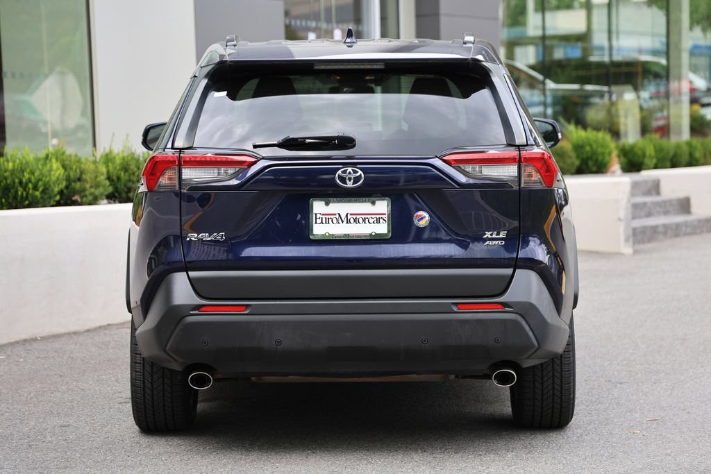 Used 2019 Toyota RAV4 XLE Premium w/ Cold Weather Package AWD/4WD image 3