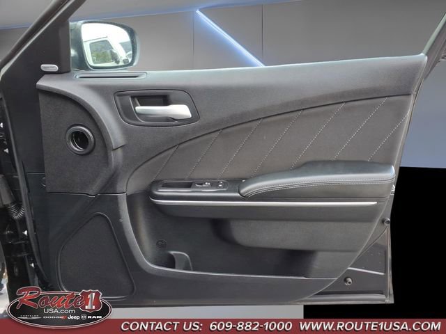 Used 2015 Dodge Charger SXT image 33