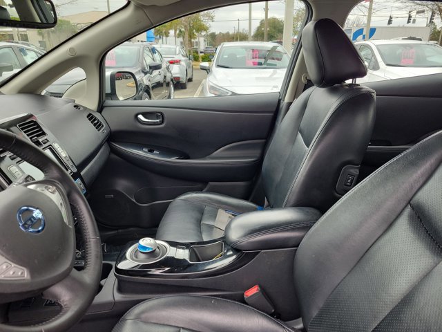 Used 2015 Nissan Leaf SL w/ Premium Package image 18