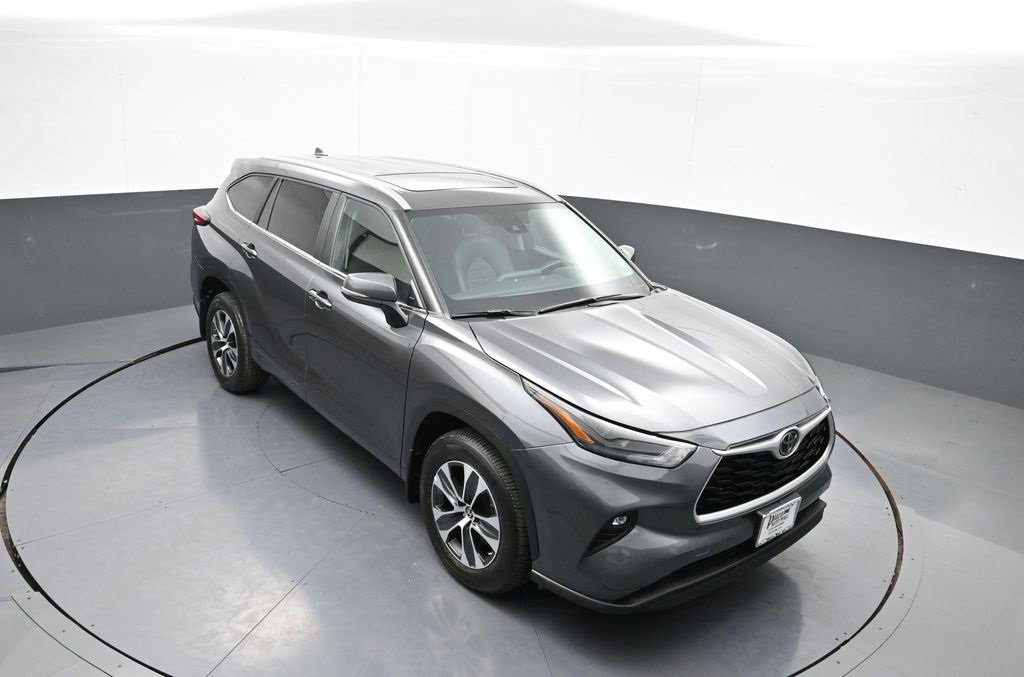 Certified 2023 Toyota Highlander XLE image 38