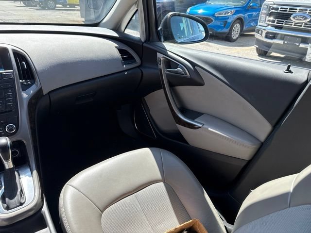 Used 2013 Buick Verano FWD image 17