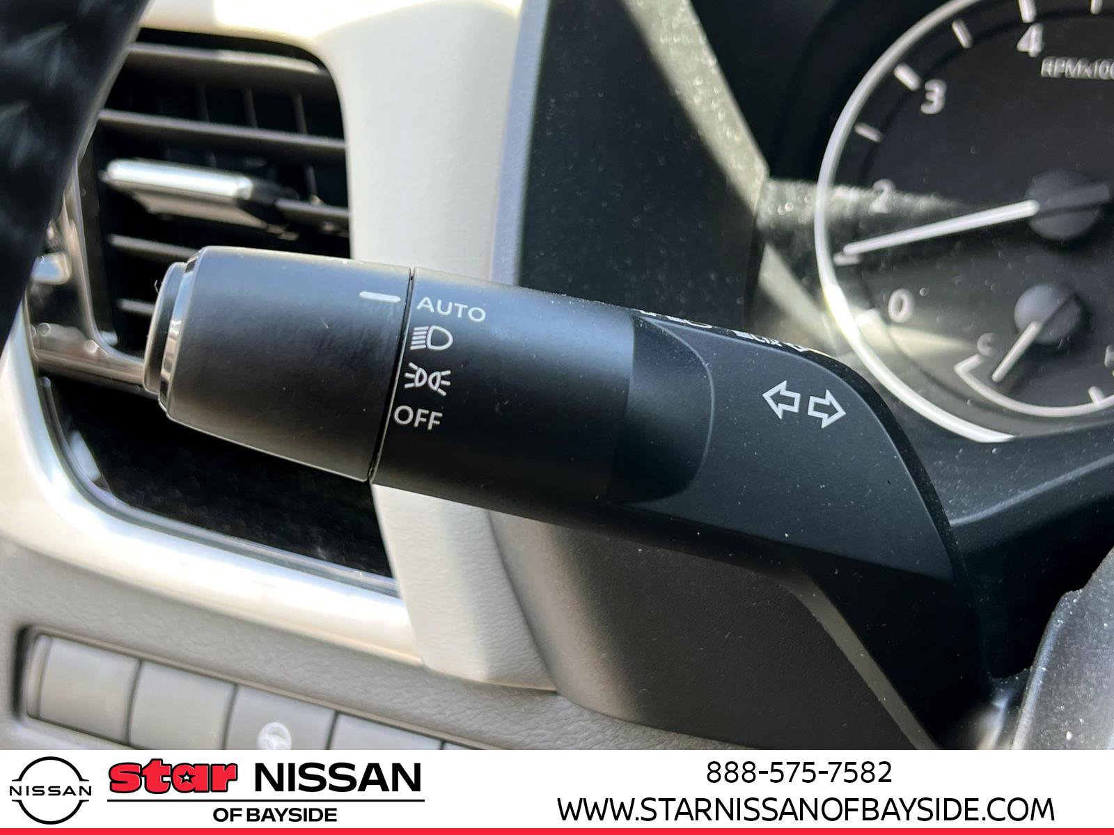 Used 2023 Nissan Rogue SL image 19