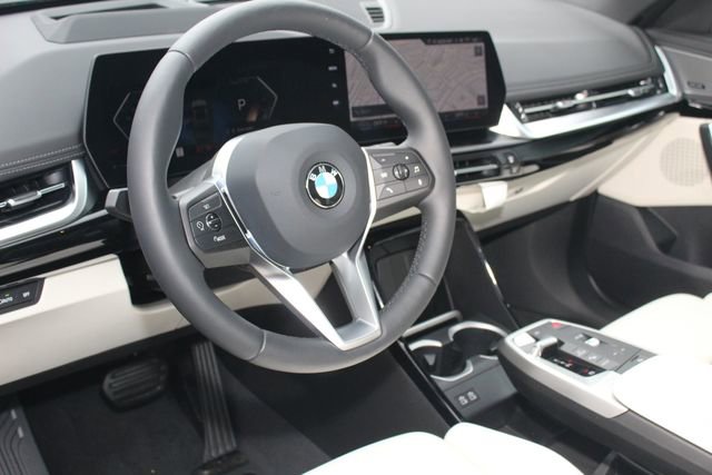 Used 2026 BMW X1 xDrive28i w/ Technology Package image 12