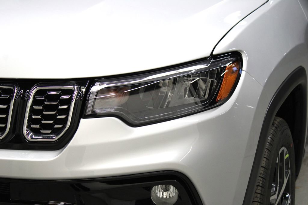 New 2026 Jeep Compass Limited w/ Sun, Sound & Navigation Group image 37