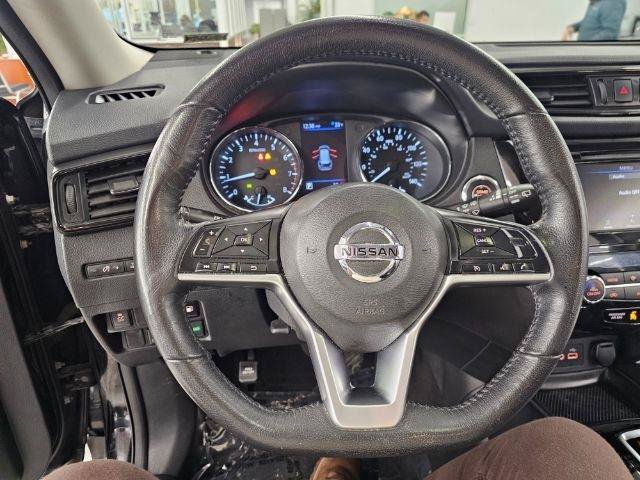 Used 2018 Nissan Rogue SV AWD/4WD image 11