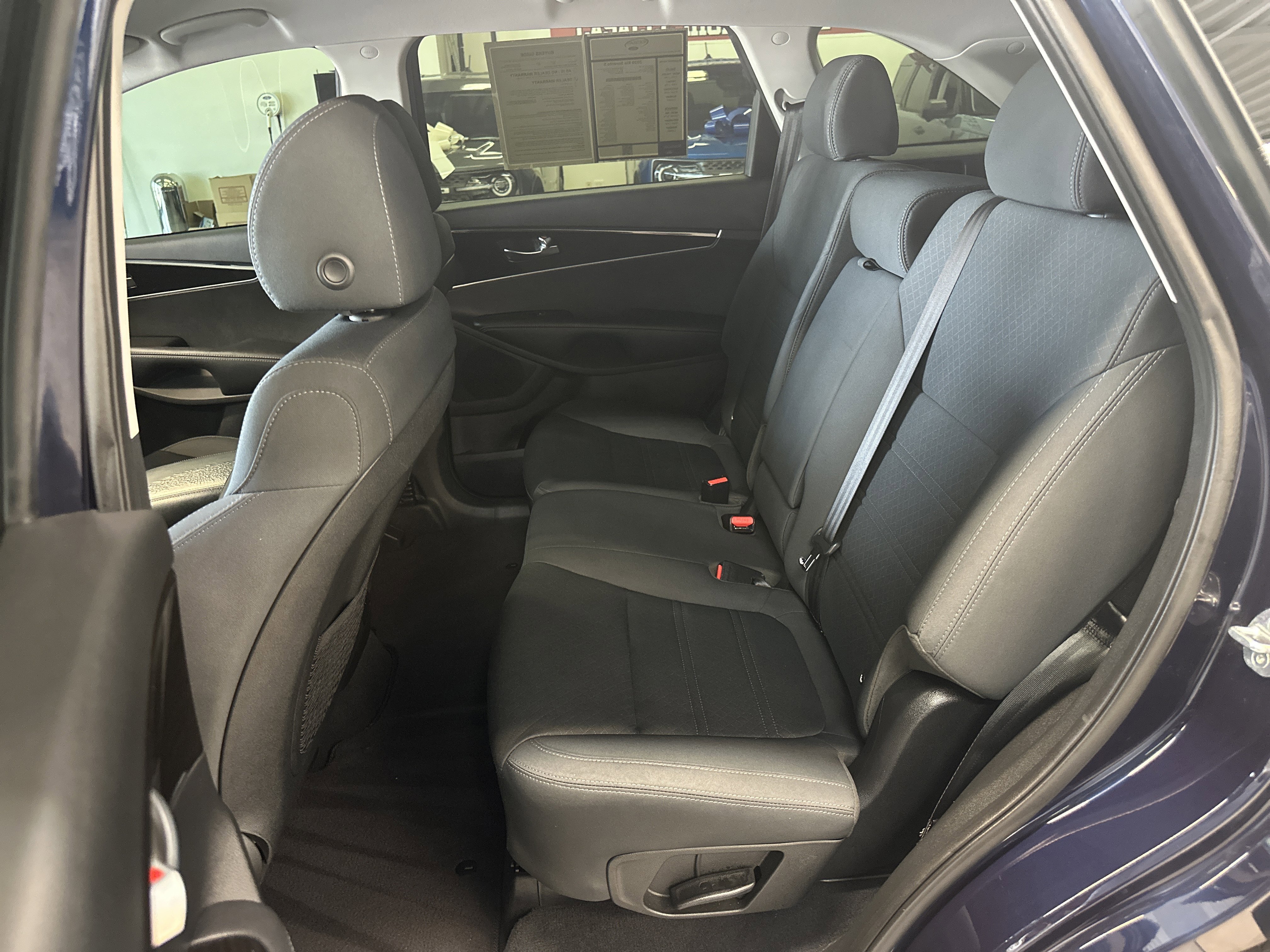 Used 2020 Kia Sorento S image 5