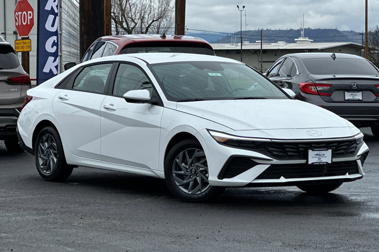 New 2026 Hyundai Elantra Blue FWD image 2