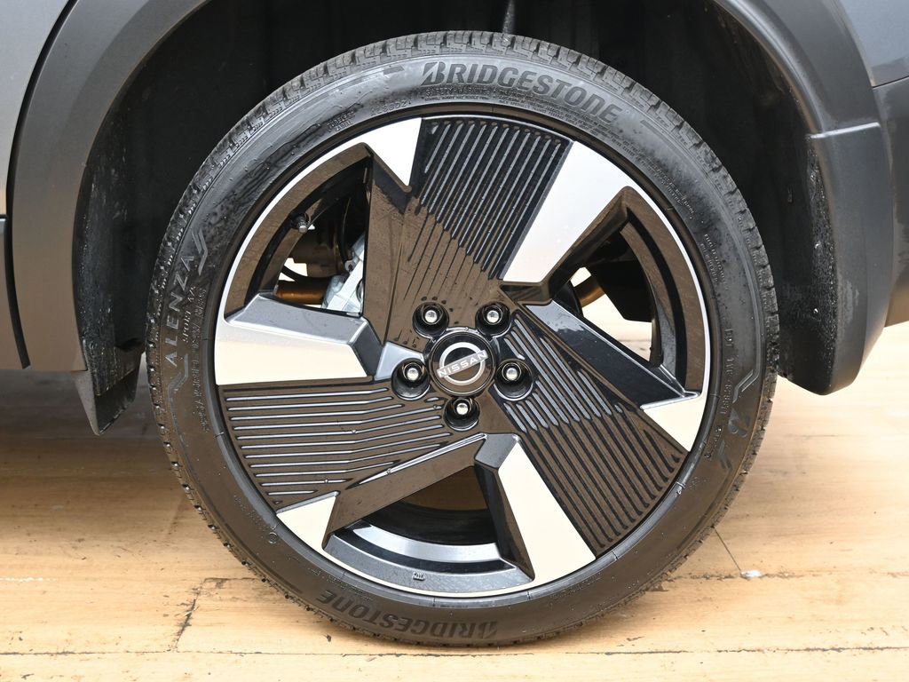 Used 2025 Nissan Kicks SR image 12