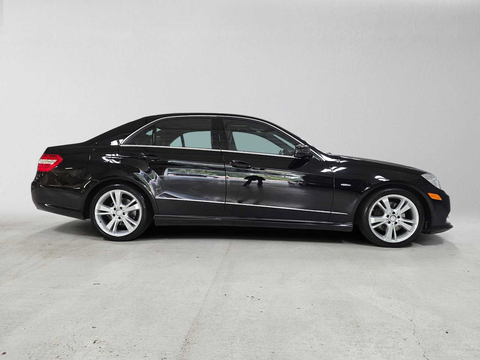 Used 2012 Mercedes-Benz E 350 Sedan image 2