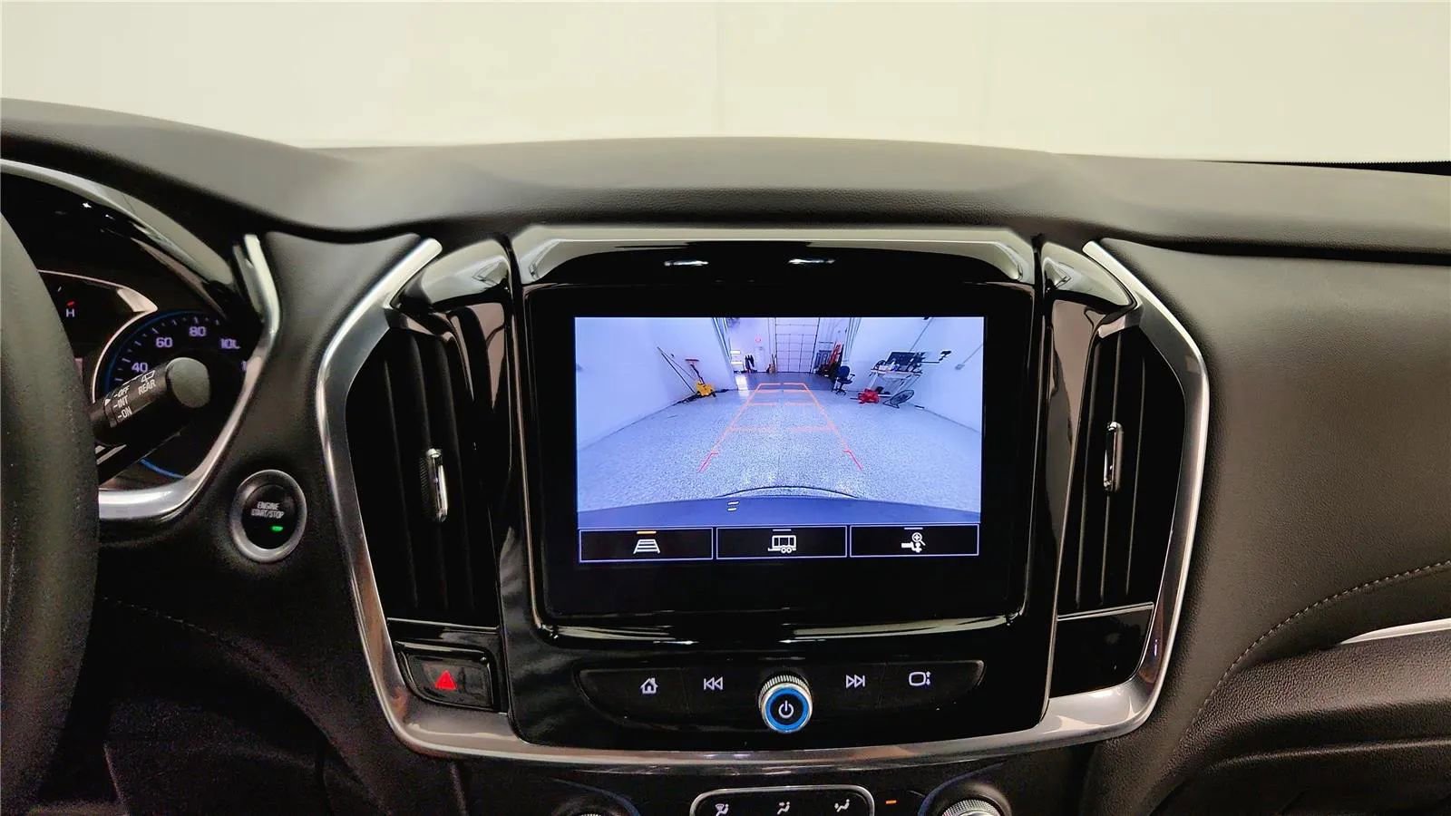 Used 2023 Chevrolet Traverse LT w/ Midnight/Sport Edition image 26