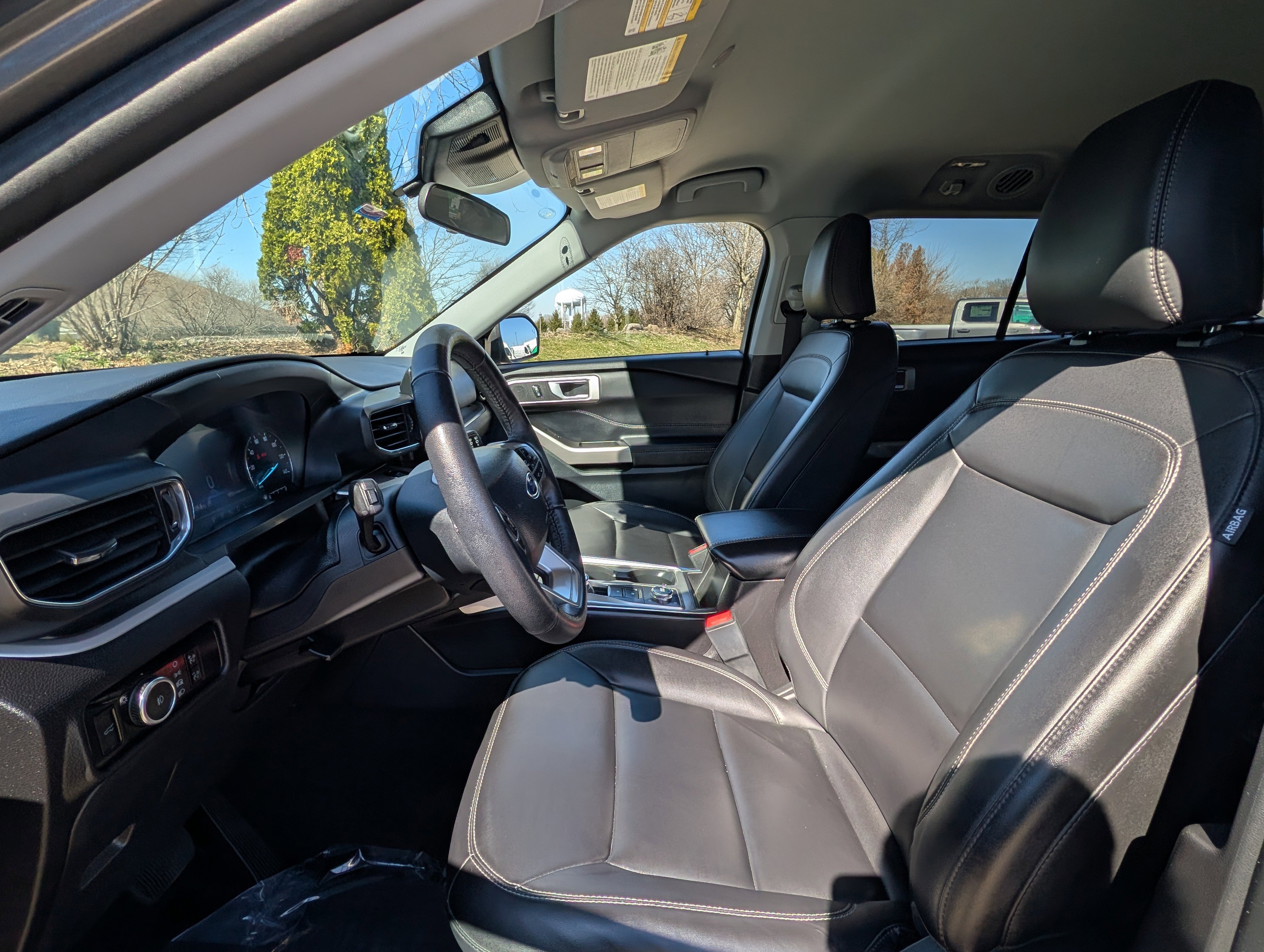 Used 2023 Ford Explorer XLT w/ Equipment Group 202A image 10