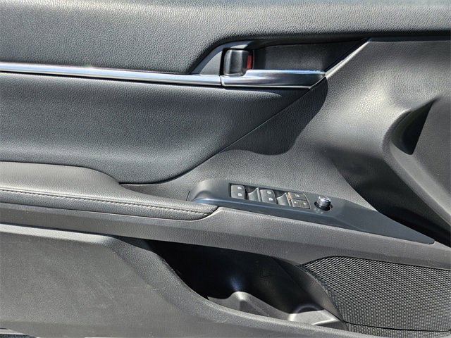 Used 2020 Toyota Camry XSE image 31