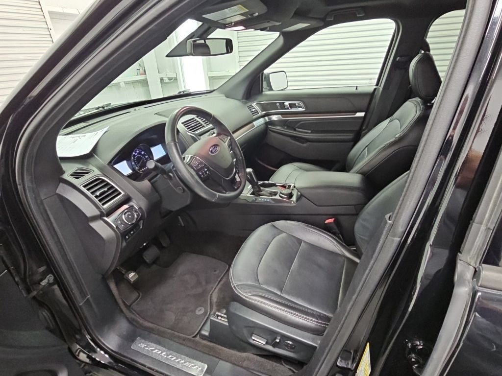 Used 2018 Ford Explorer Limited w/ Equipment Group 301A AWD/4WD image 12