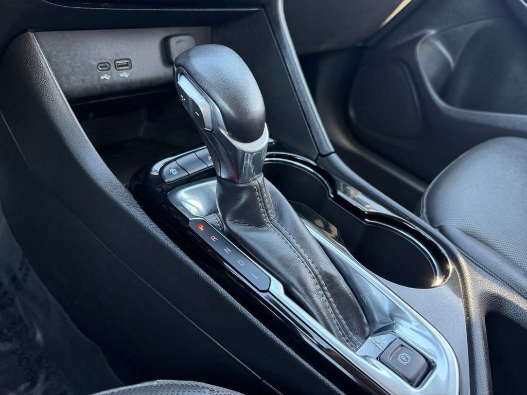 Used 2024 Buick Encore GX Sport Touring image 21