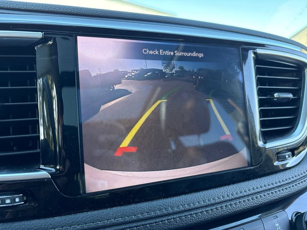 Used 2020 Chrysler Pacifica Limited FWD image 24