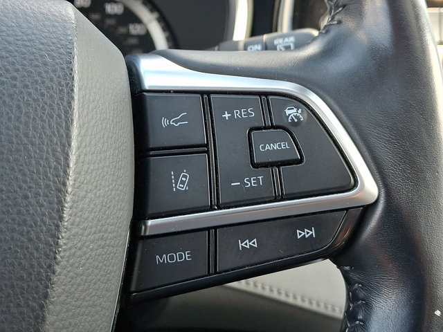 Used 2021 Toyota Highlander XLE AWD/4WD image 24