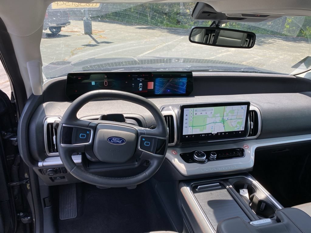 Used 2025 Ford Expedition Max Active AWD/4WD image 10