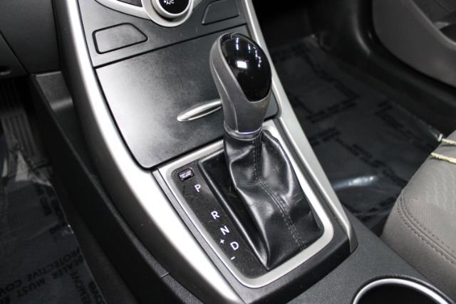 Used 2015 Hyundai Elantra SE FWD image 12