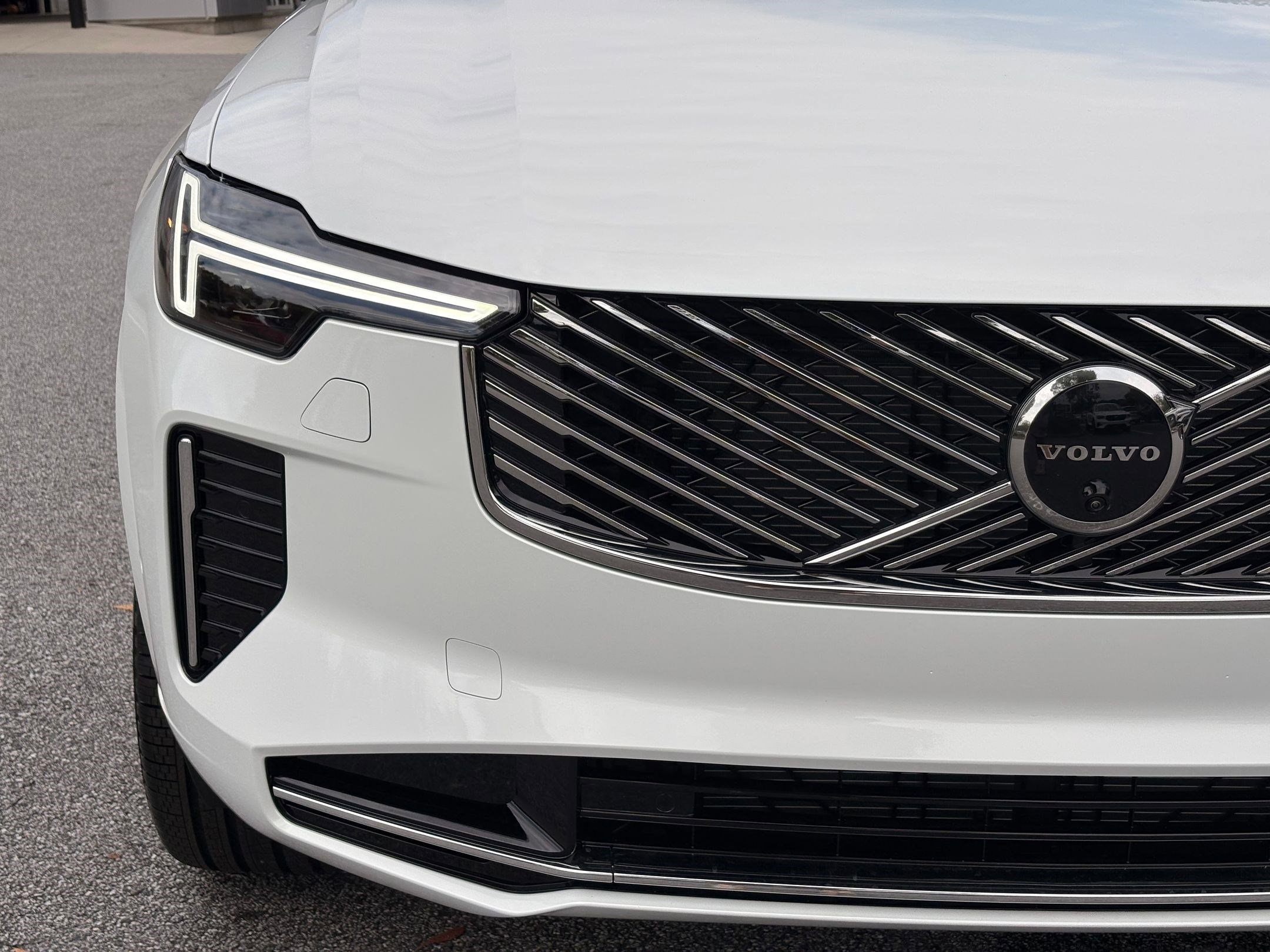 New 2026 Volvo XC90 B6 Plus w/ Protection Package image 22