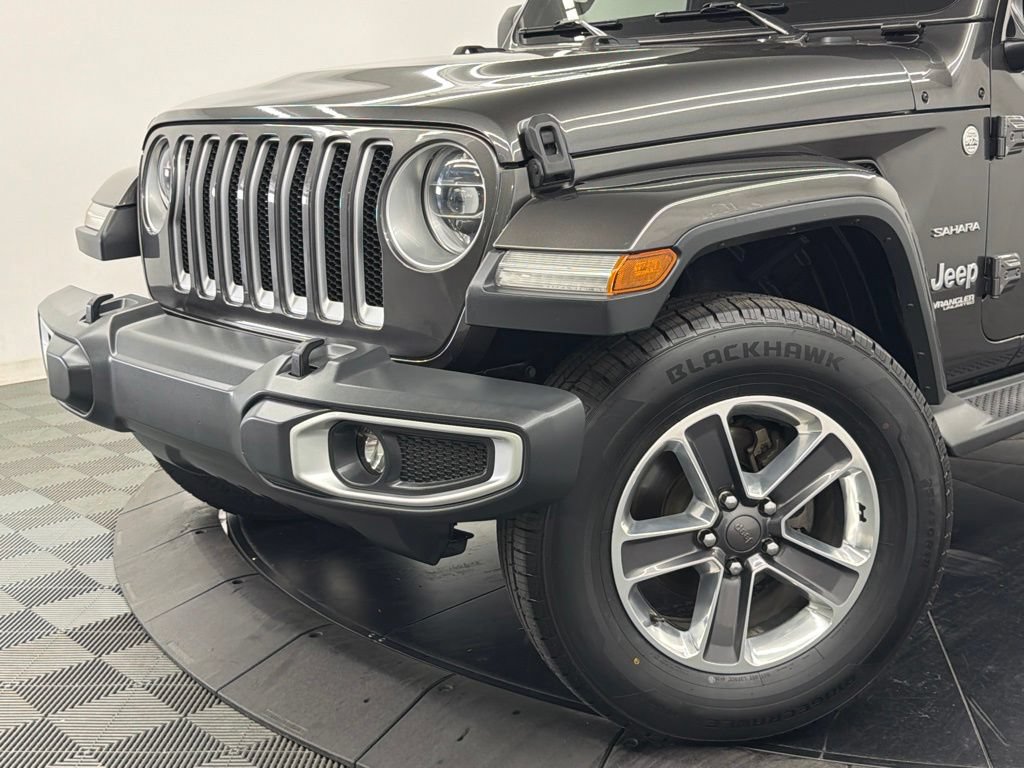 Used 2019 Jeep Wrangler Unlimited Sahara AWD/4WD image 4