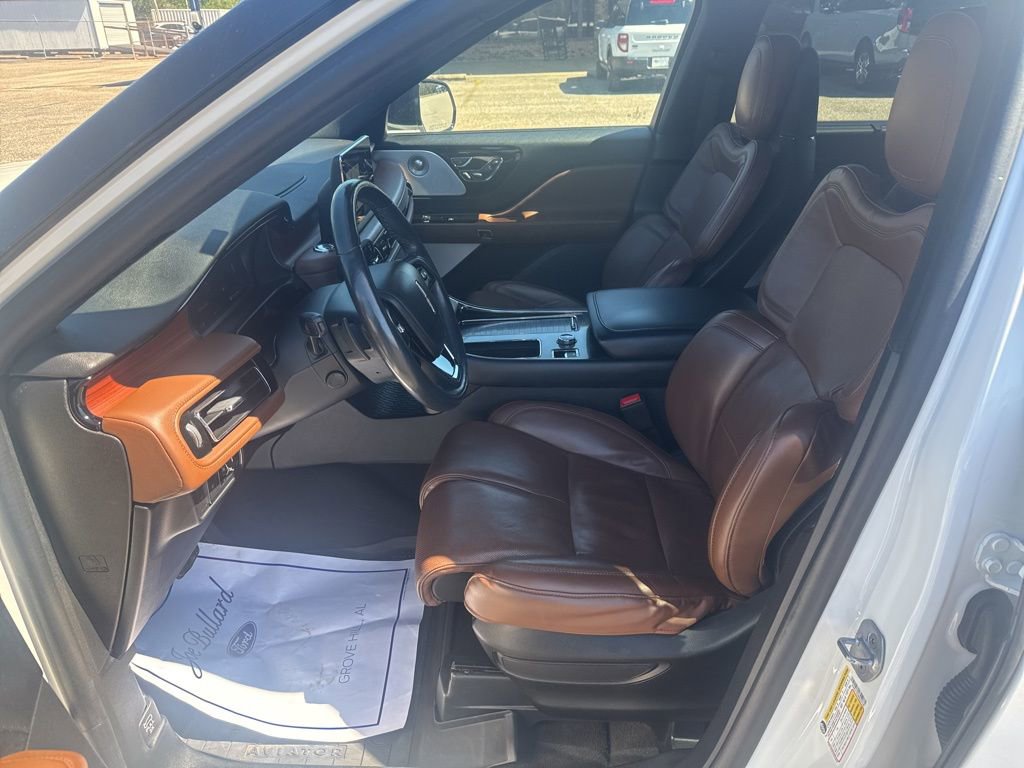 Used 2022 Lincoln Aviator Reserve w/ Equipment Group 201A AWD/4WD image 4