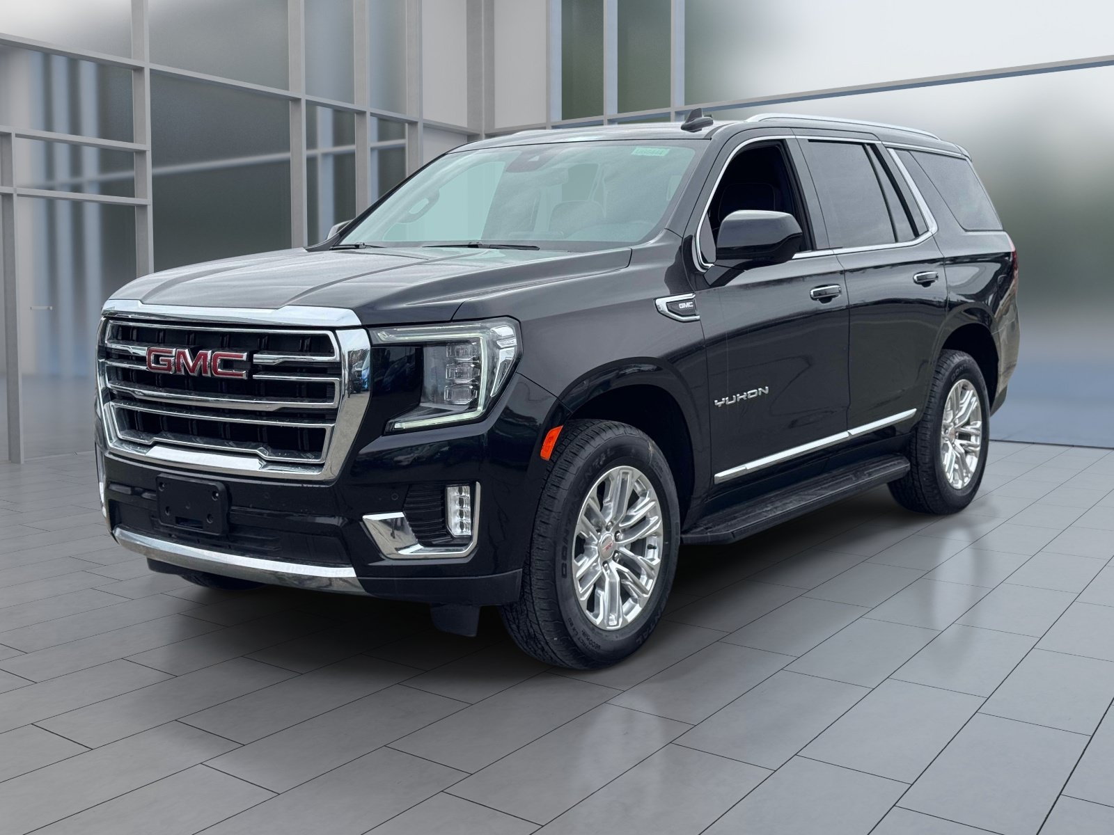 Used 2024 GMC Yukon SLT AWD/4WD image 1