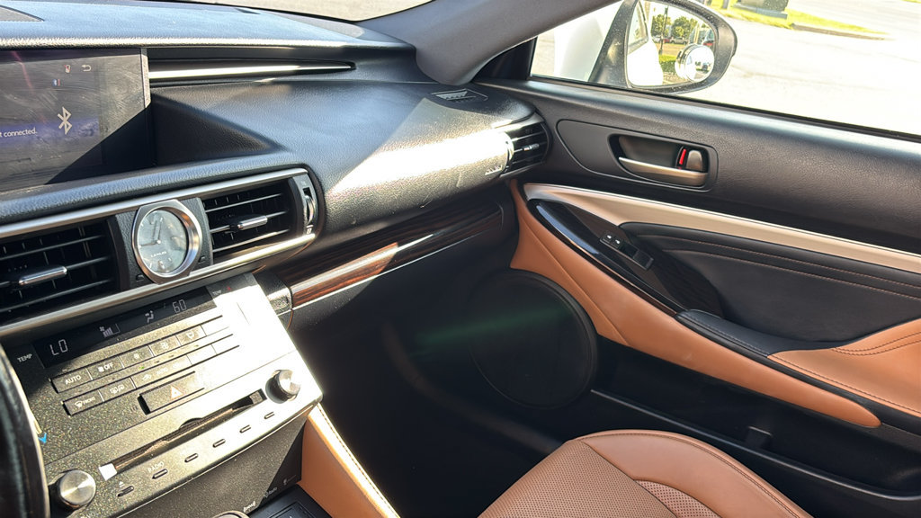 Used 2016 Lexus RC 200t w/ Premium Package RWD image 7