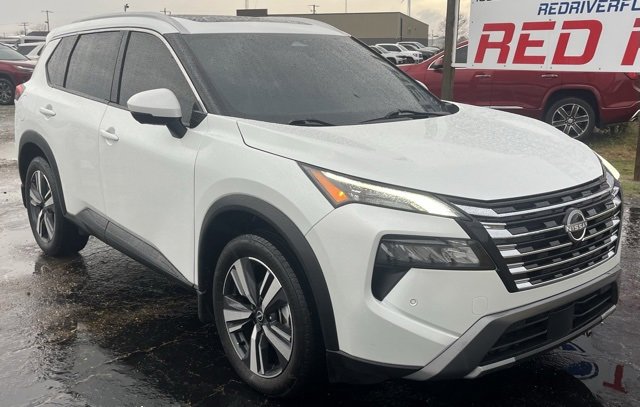 Used 2024 Nissan Rogue SL w/ SL Premium Package image 2