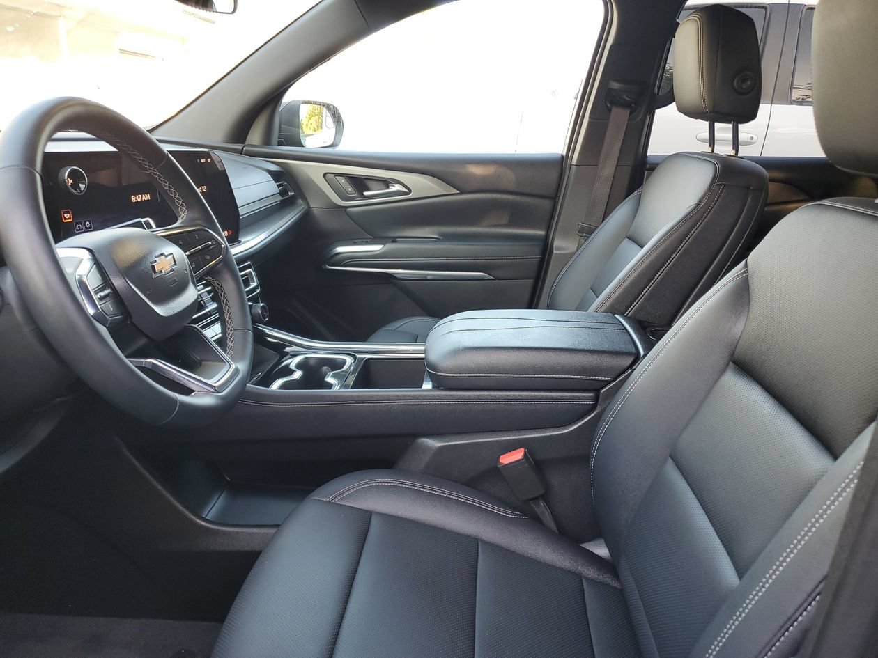 Used 2026 Chevrolet Traverse LT FWD image 17