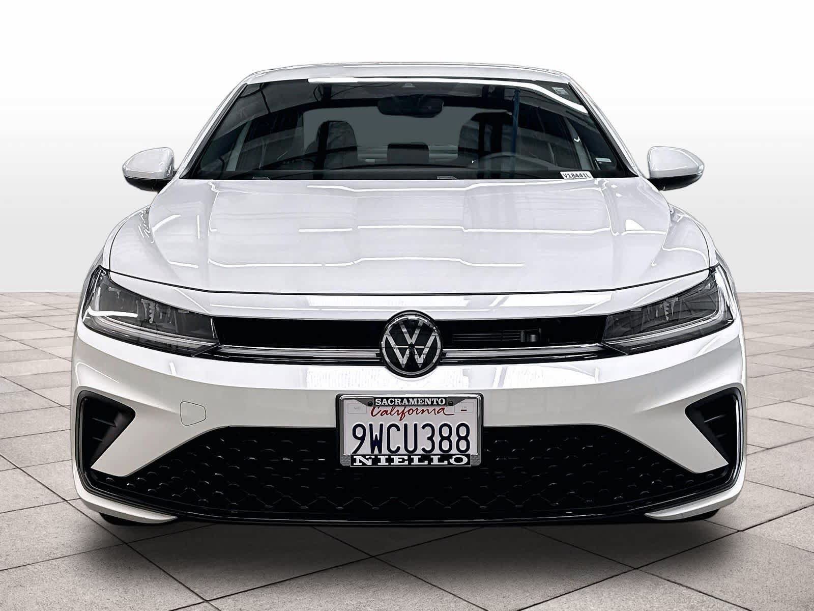 Used 2026 Volkswagen Jetta Sport FWD image 2