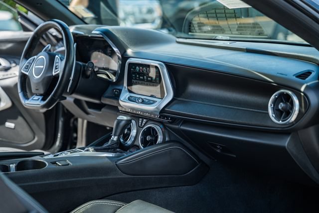 Used 2018 Chevrolet Camaro SS RWD image 21