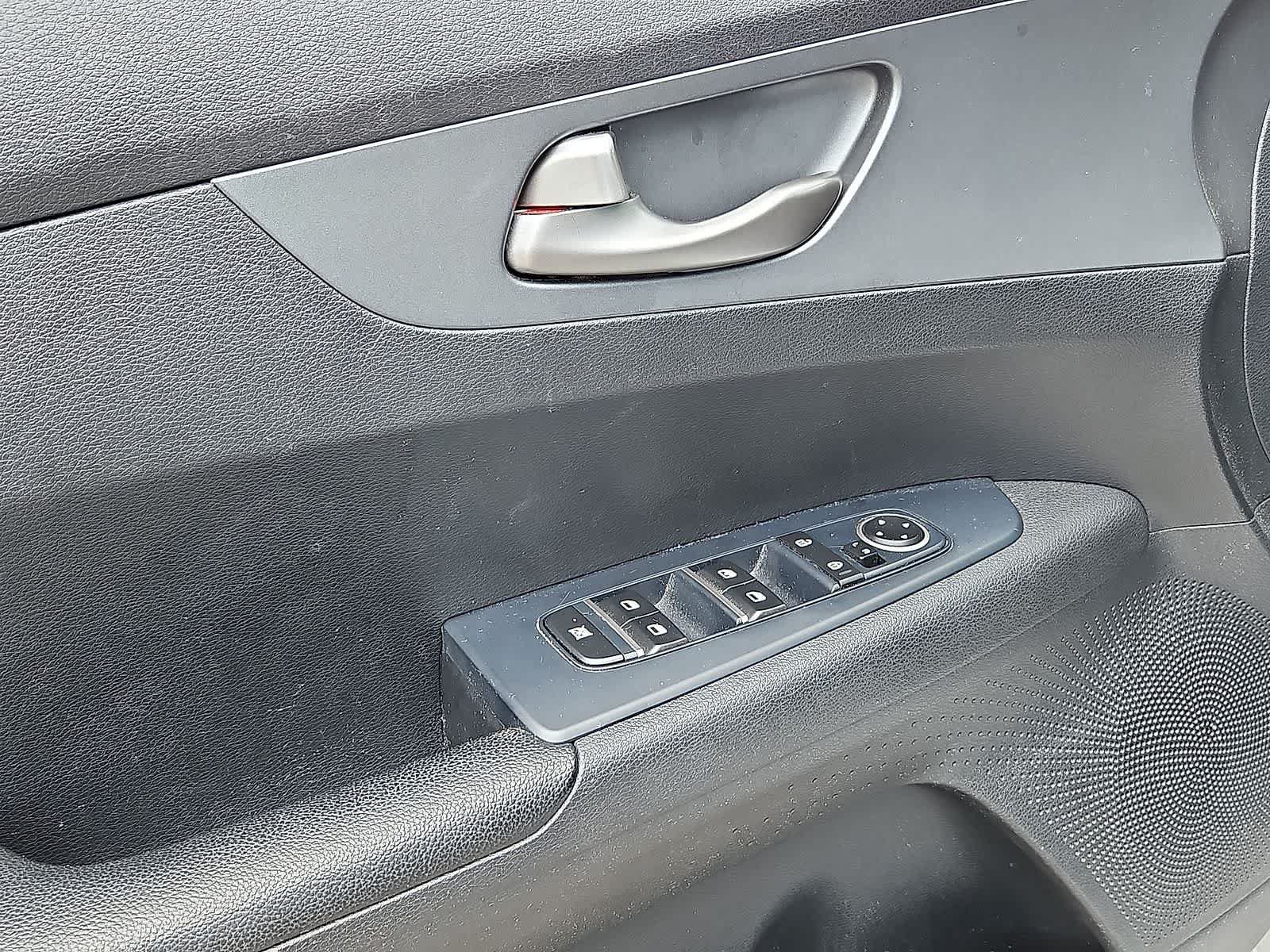 Used 2020 Kia Forte LXS FWD image 26