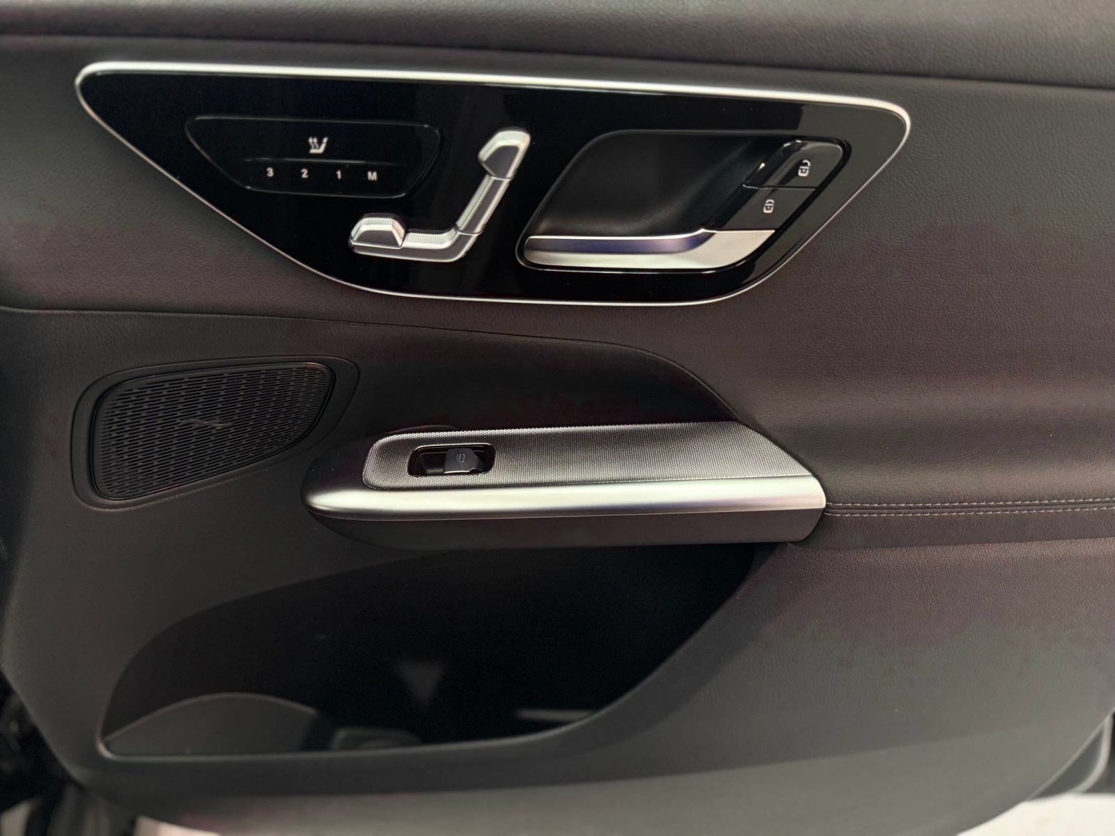 Certified 2025 Mercedes-Benz GLC 350e 4MATIC image 27