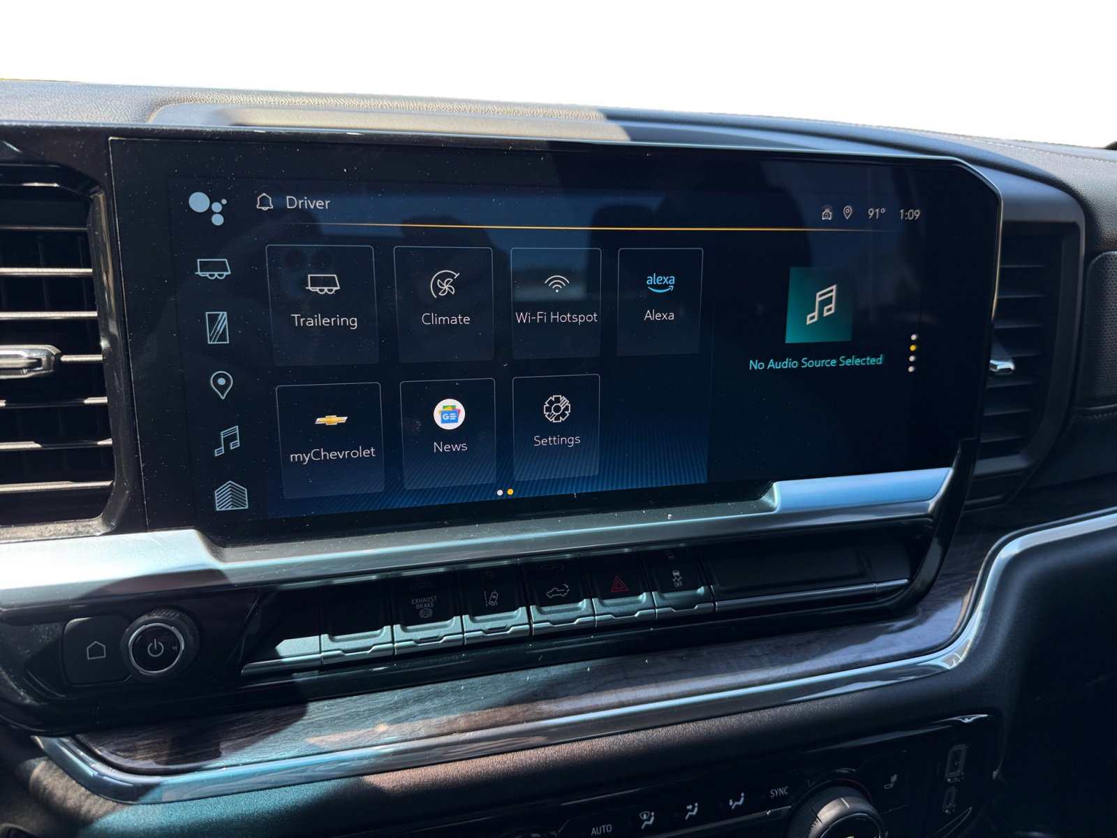 Used 2024 Chevrolet Silverado 2500 LTZ image 12