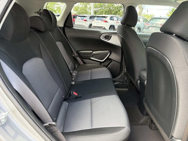Used 2025 Kia Soul LX w/ LX Technology Package FWD image 19