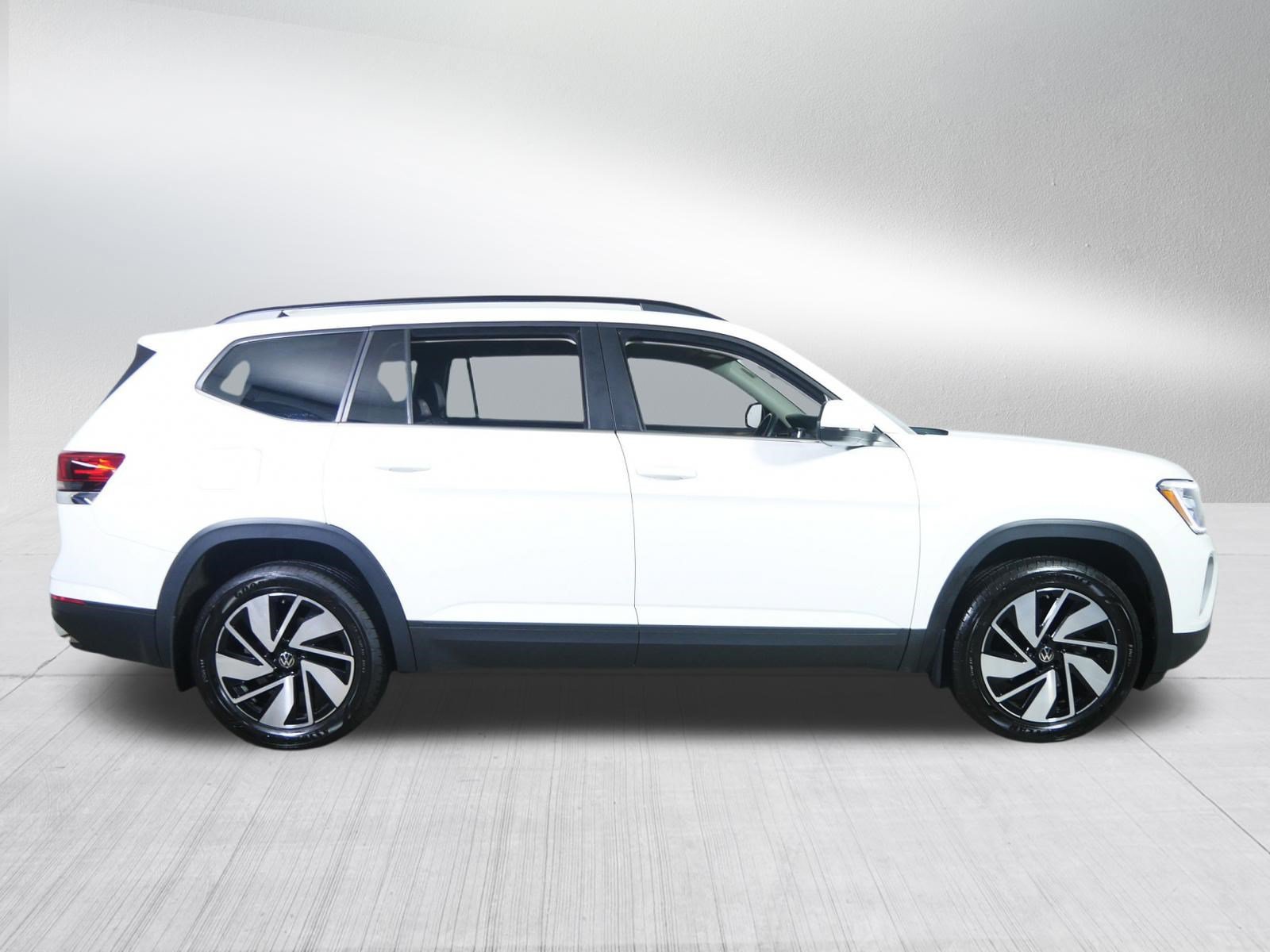Used 2025 Volkswagen Atlas SE AWD/4WD image 8
