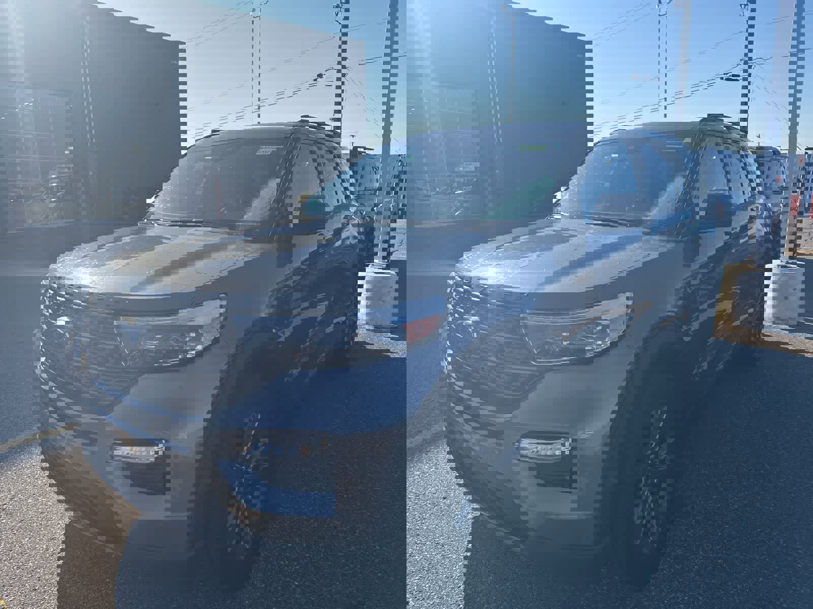 Used 2021 Ford Explorer XLT w/ Equipment Group 202A image 2